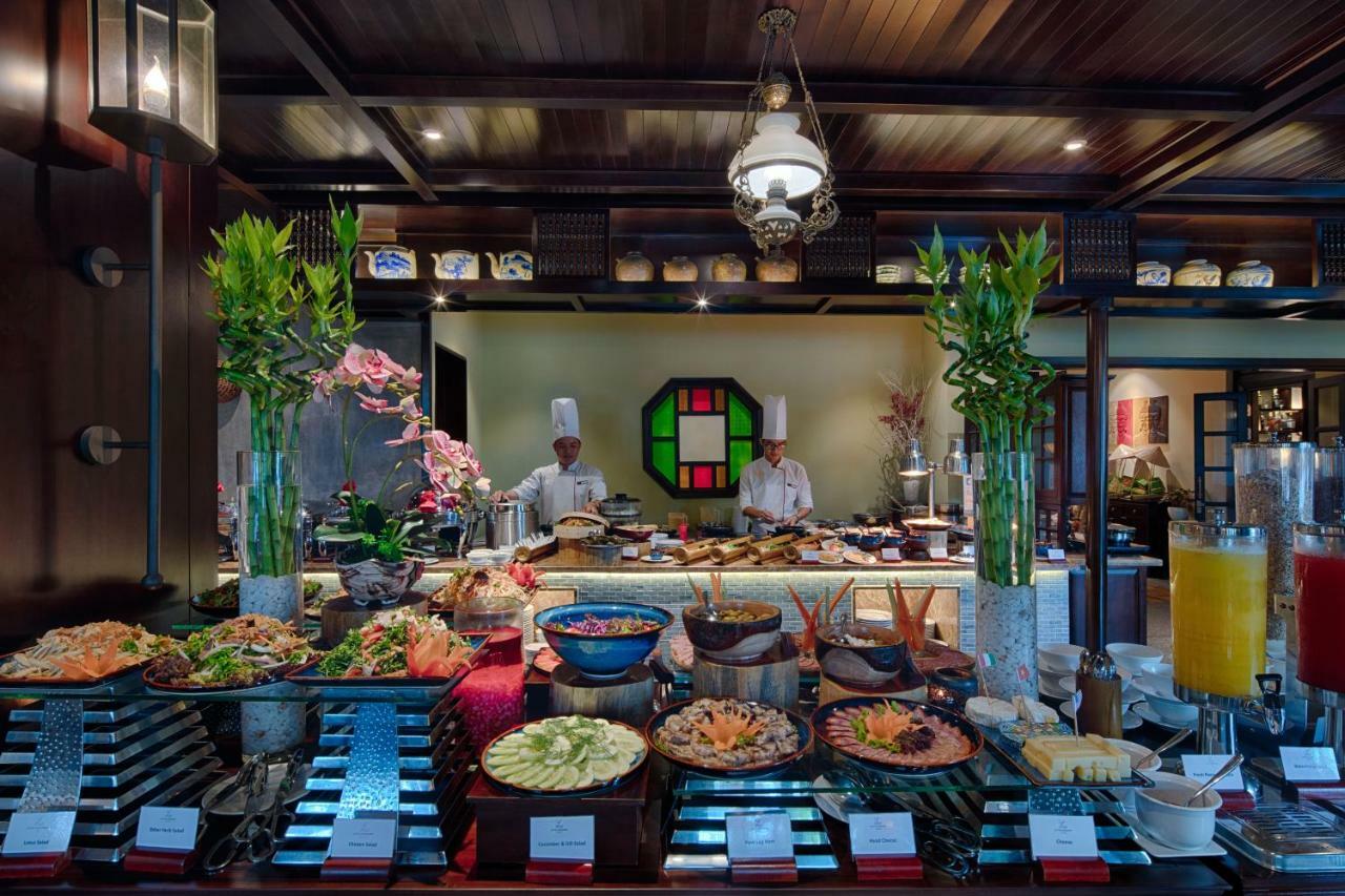 Little Riverside Hoi An . A Luxury Hotel & Spa Exteriör bild The buffet at the restaurant