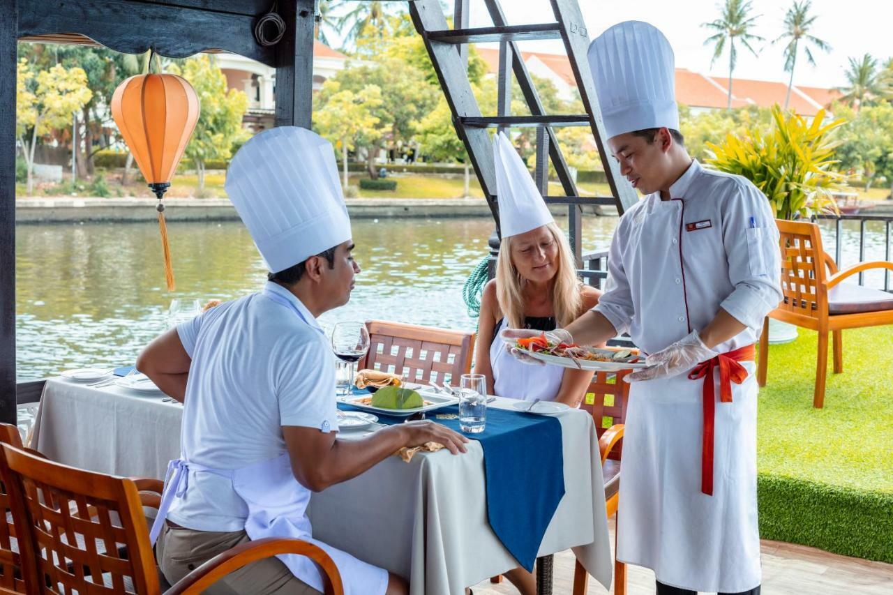 Little Riverside Hoi An . A Luxury Hotel & Spa Exteriör bild A restaurant in Hoi An, Vietnam