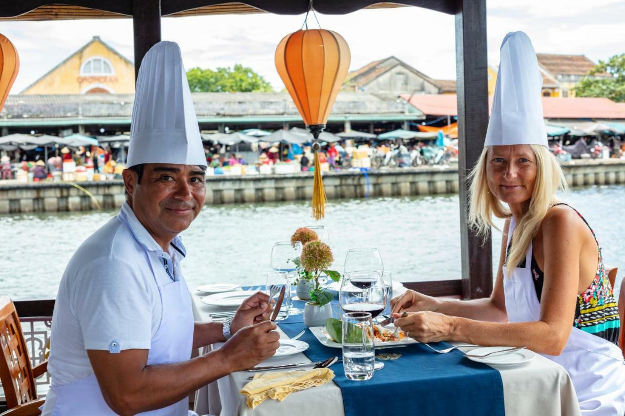 Little Riverside Hoi An . A Luxury Hotel & Spa Exteriör bild A floating restaurant in Vietnam